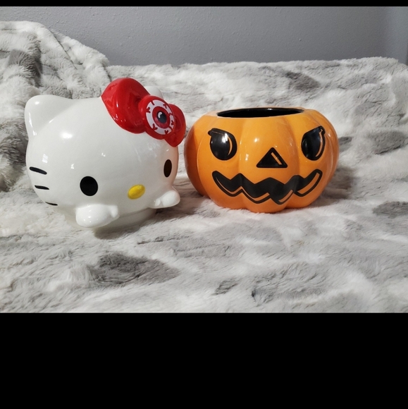 Blue sky Hello Kitty Large Halloween Pumpkin Cannister Cookie jar - Picture 10 of 11